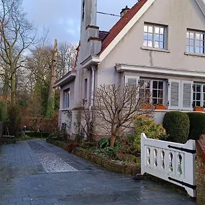 Hidden Gem Centre Of Free Parking Bruges