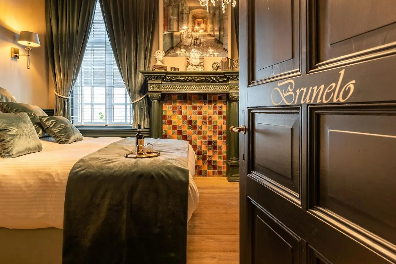 Bed & Breakfast Castelsuites Bruges Belgium